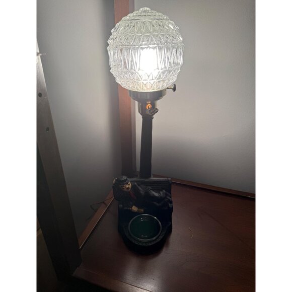 Vintage Charlie Chaplin Table Lamp – Reclining on Park Bench – Art Deco Style – - Picture 3 of 7